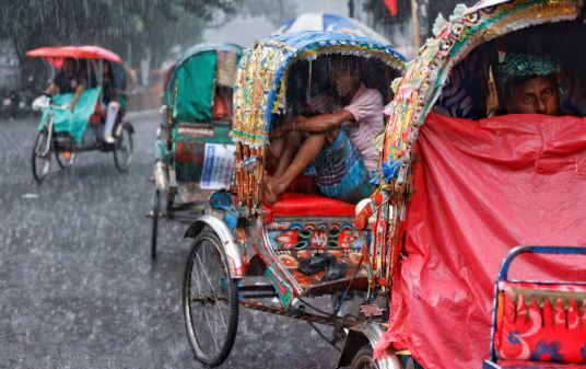 টানা বৃষ্টির পূর্বাভাস, জলাবদ্ধতা ও আকস্মিক বন্যার শঙ্কা